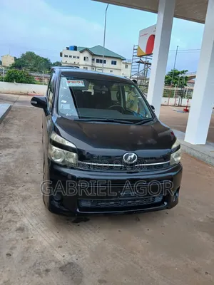 Toyota Voxy 2013 Black
