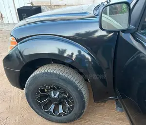 Nissan Frontier 2009 Black
