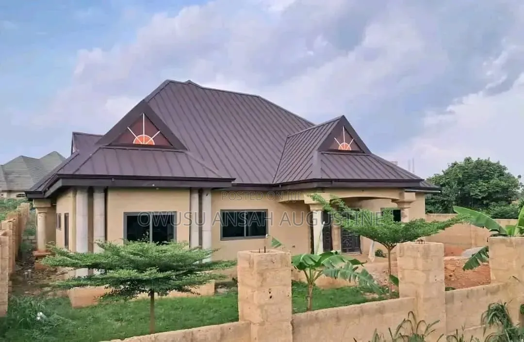 4bdrm House in Atwima Kwanwoma for sale