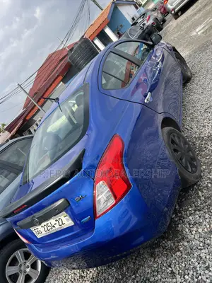 Nissan Versa 2013 Blue