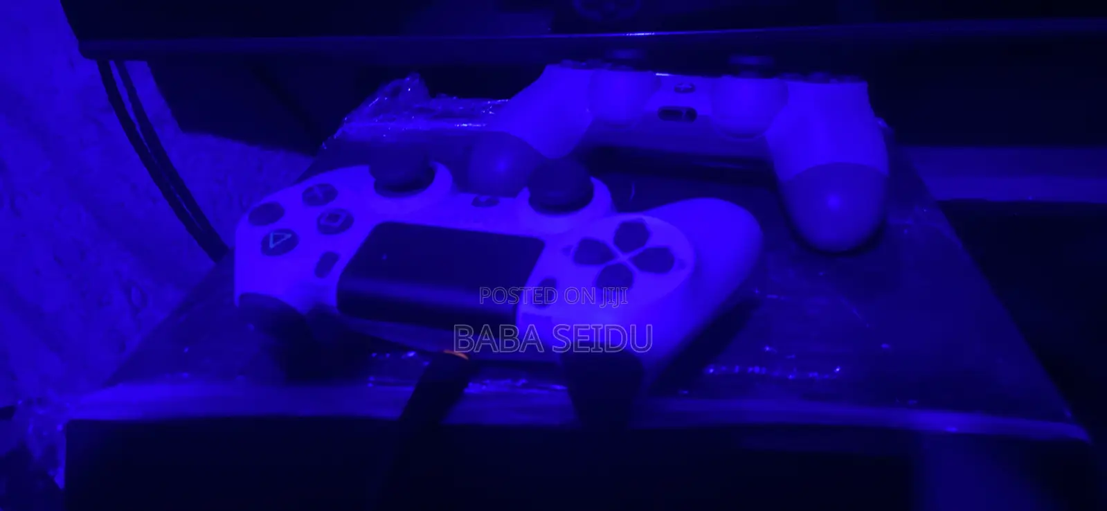 Ps4 Very Neatly With 2 Pad and 5 Solid Games