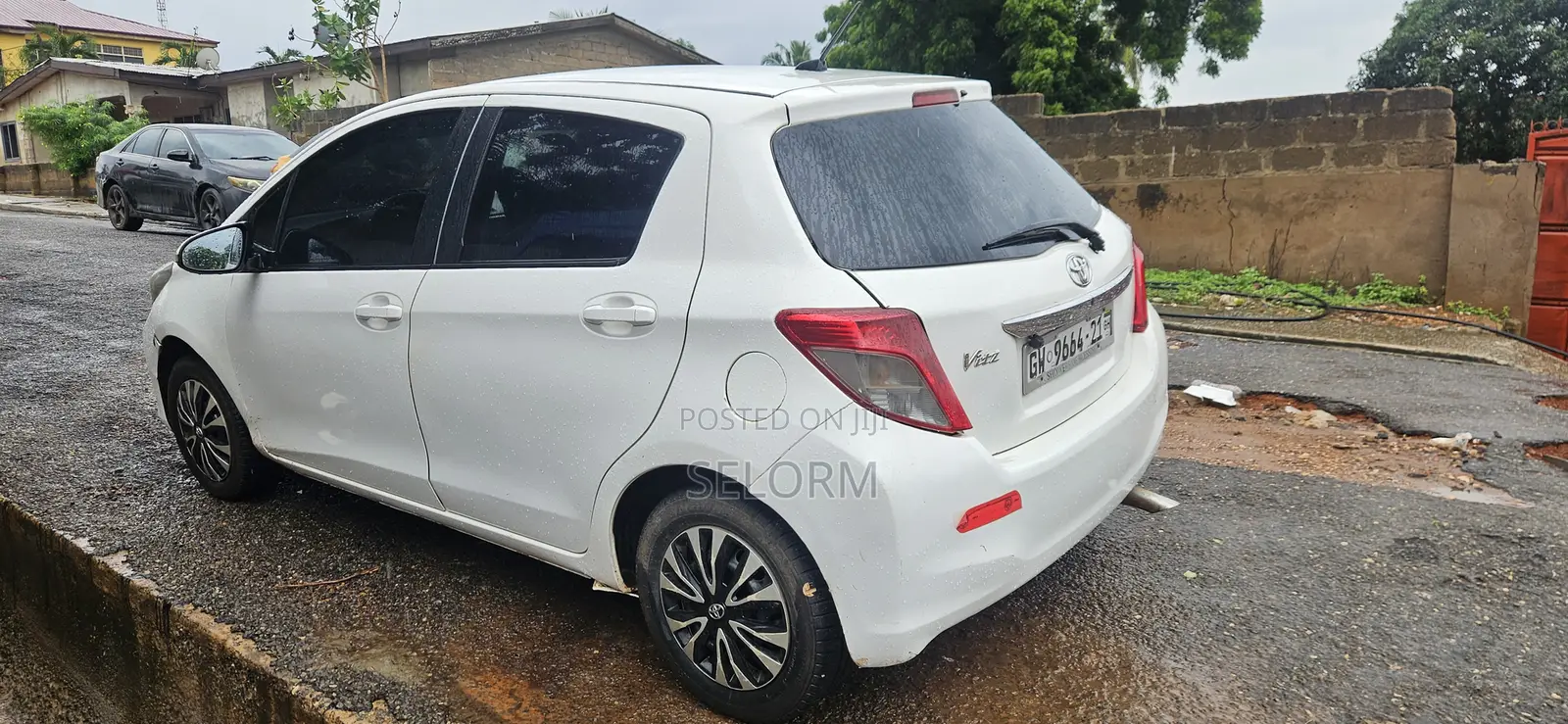 Toyota Vitz 1.3 FWD 3dr 2012 White