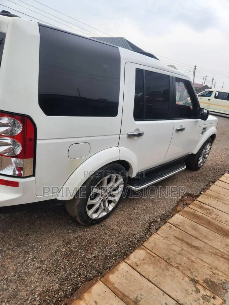 Land Rover Discovery Sport 2015 White