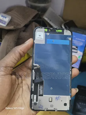 iPhone 11 Screen