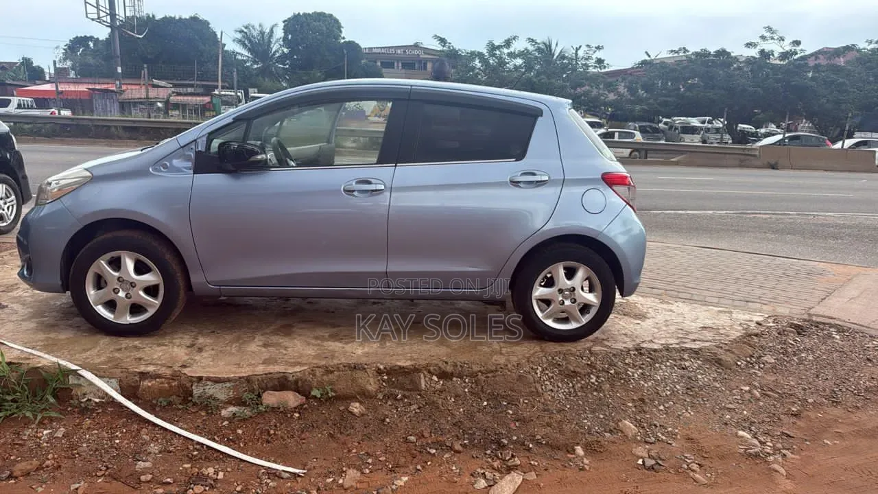Toyota Vitz 2012 Blue