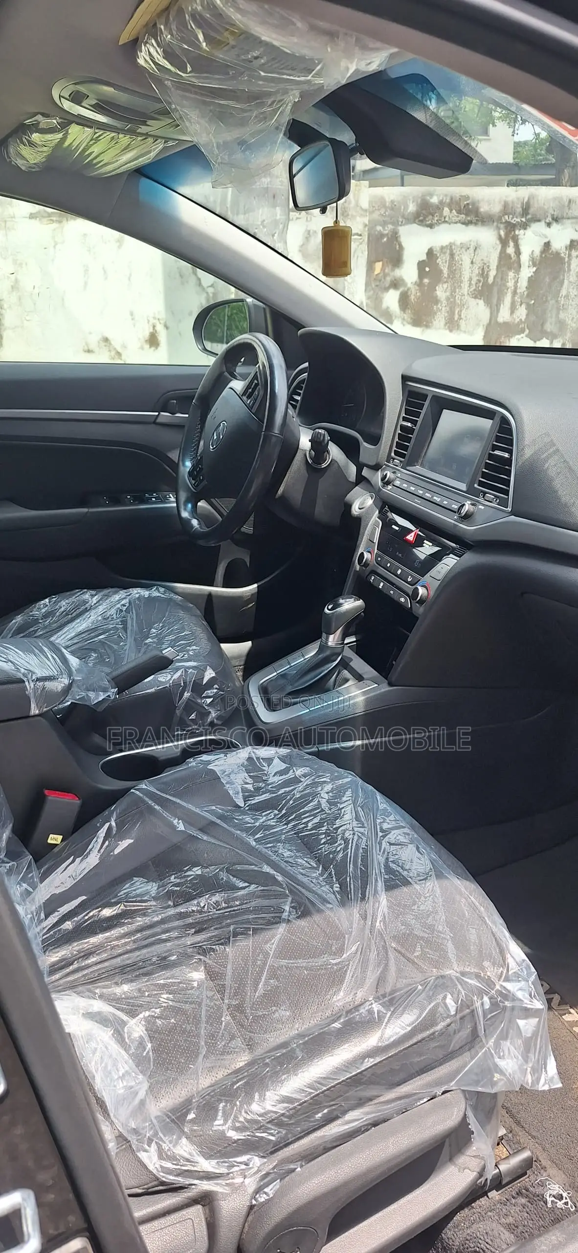Hyundai Elantra Limited Sedan FWD (2.0L 4cyl 6A) 2017 Black
