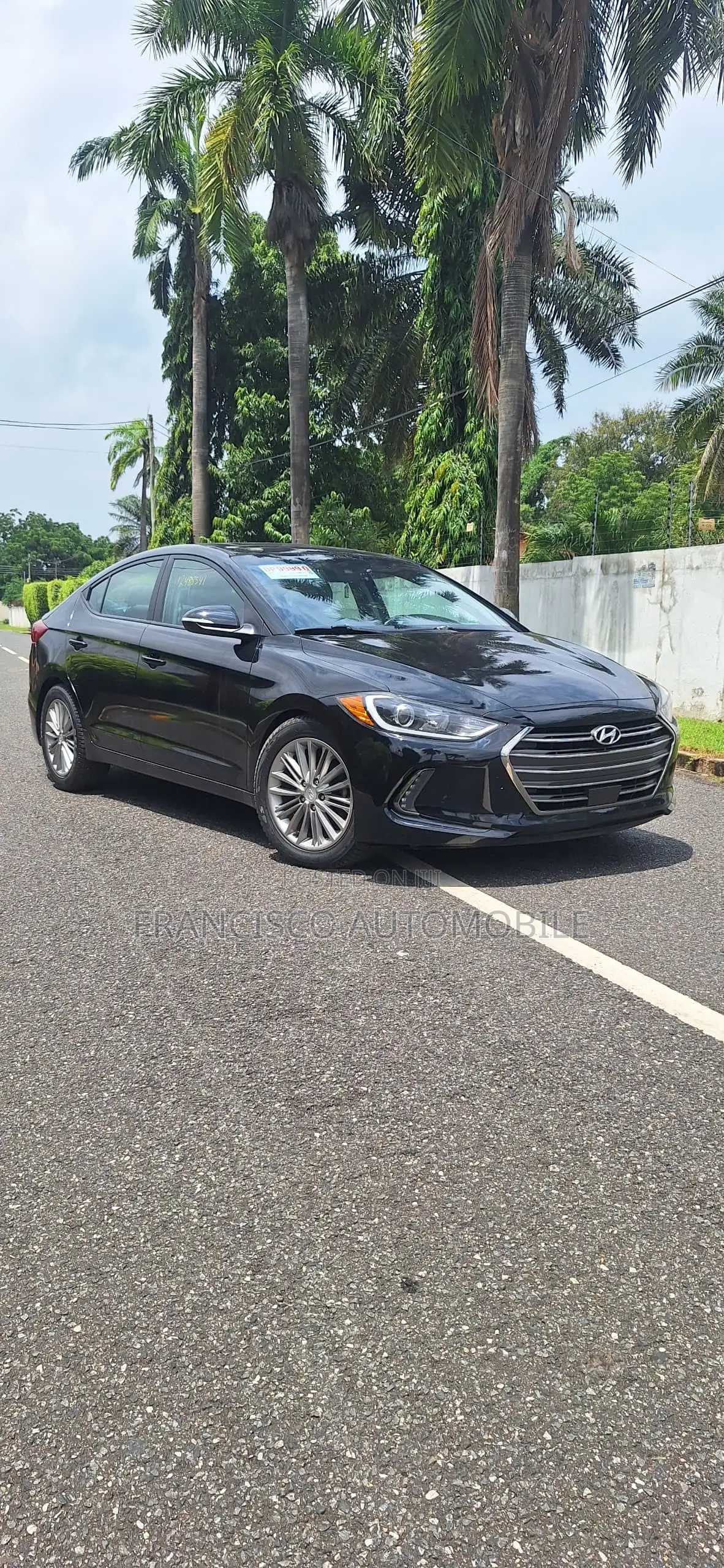 Hyundai Elantra Limited Sedan FWD (2.0L 4cyl 6A) 2017 Black