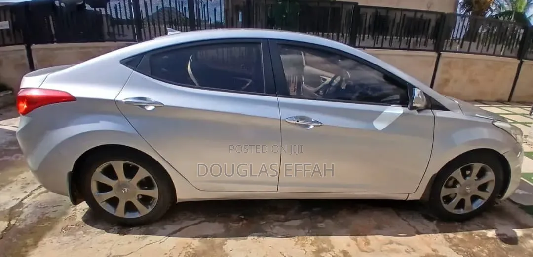 Hyundai Avante 2012 Gray