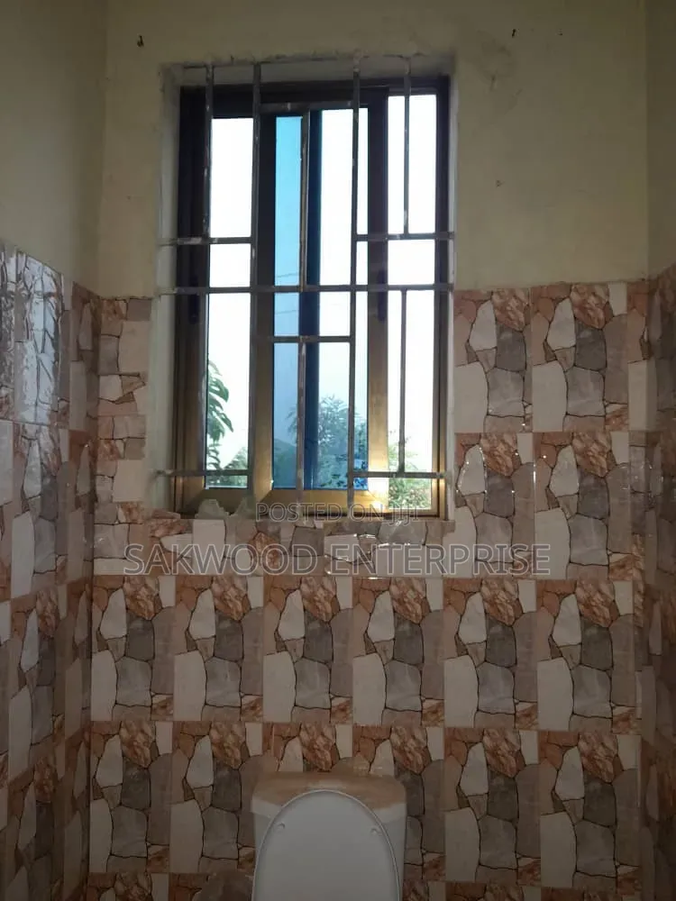 1bdrm Apartment in Sakwood Enterprise, Danfa for rent