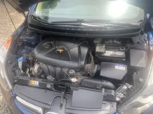 Hyundai Elantra Limited Sedan FWD (1.8L 4cyl 6A) 2013 Blue