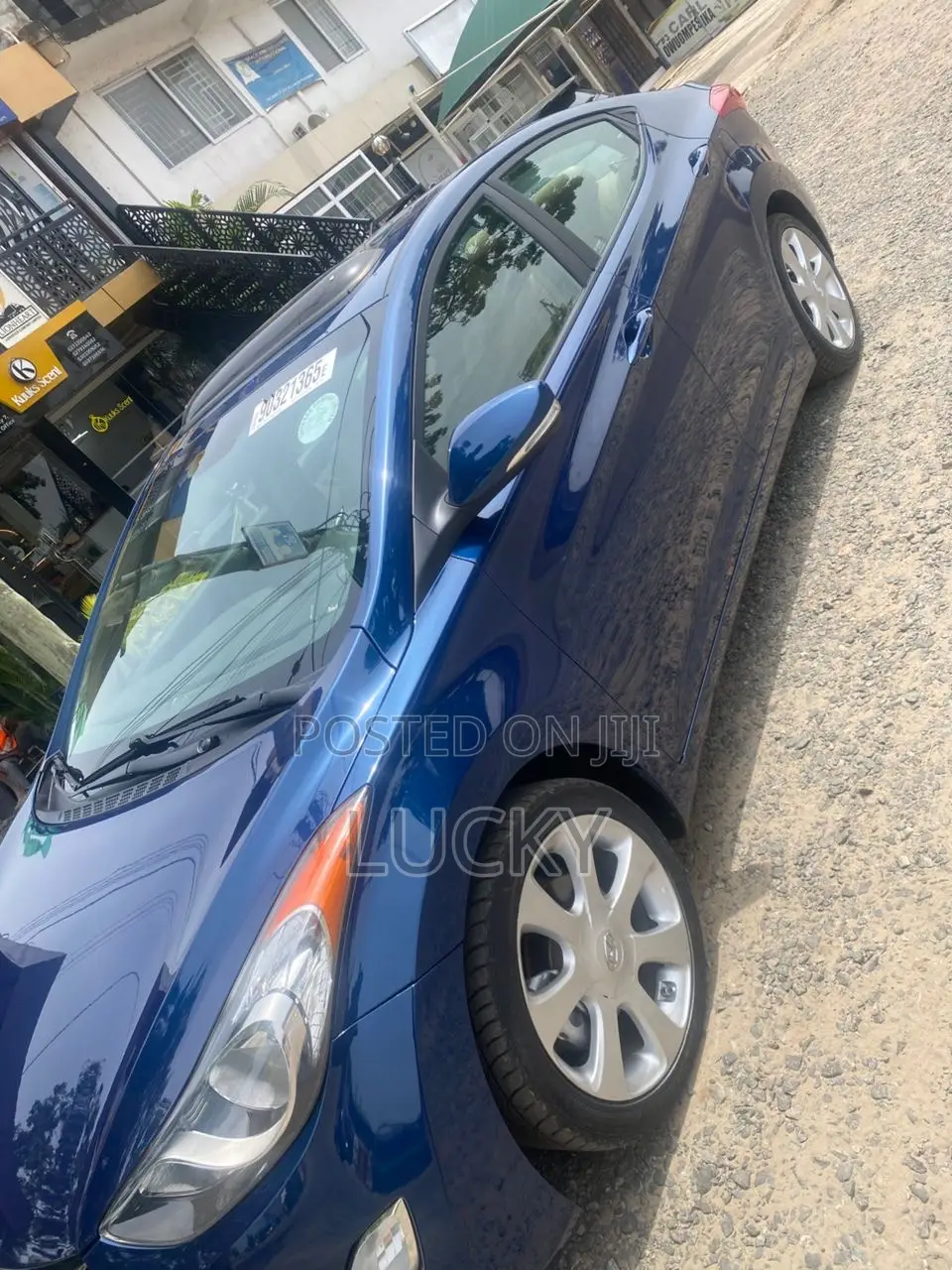 Hyundai Elantra Limited Sedan FWD (1.8L 4cyl 6A) 2013 Blue