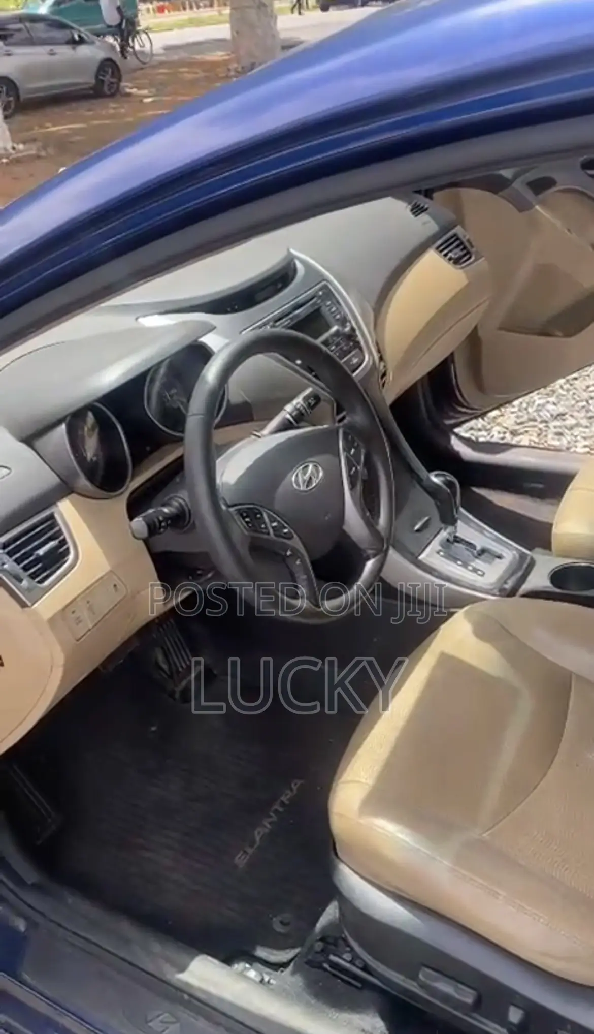 Hyundai Elantra Limited Sedan FWD (1.8L 4cyl 6A) 2013 Blue