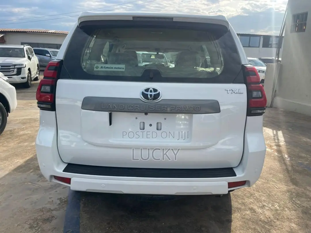 Toyota Land Cruiser Prado 2.7 2018 White
