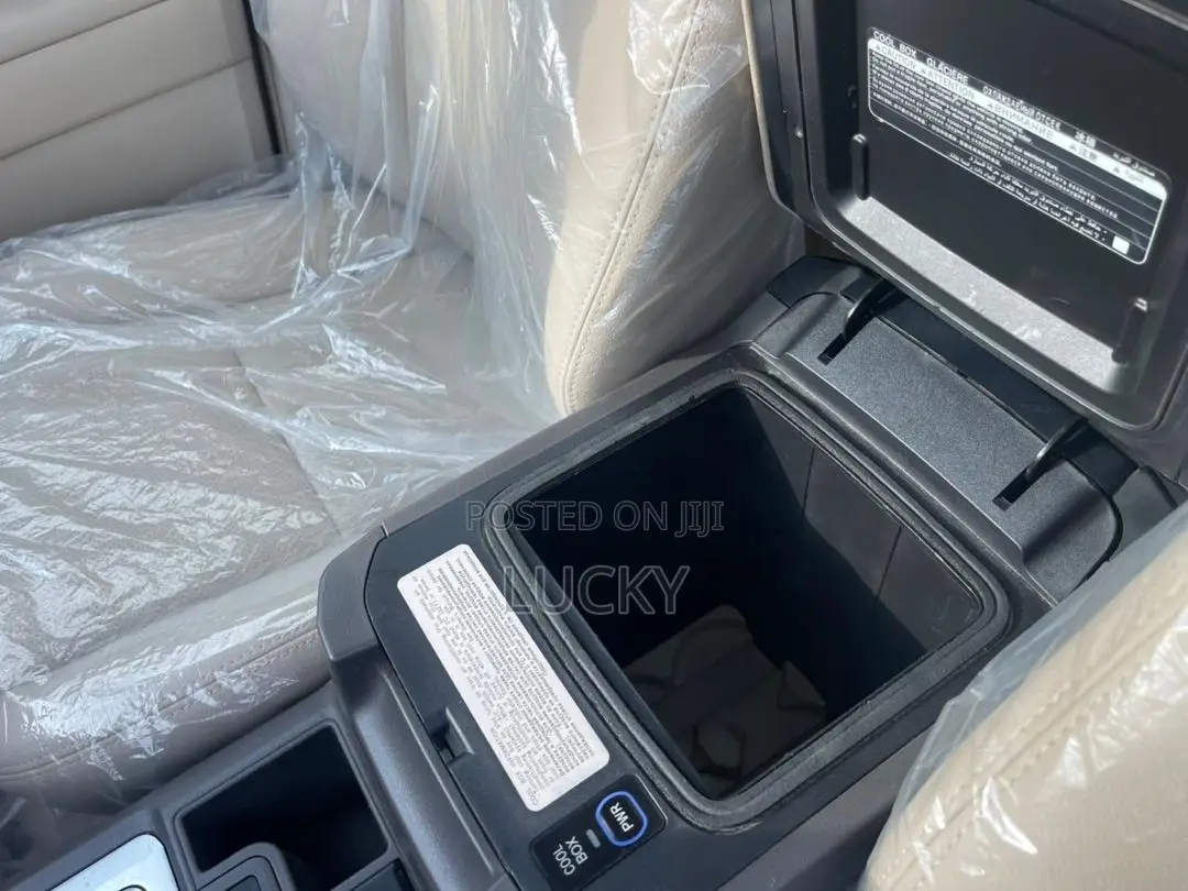 Toyota Land Cruiser Prado 2.7 2018 White