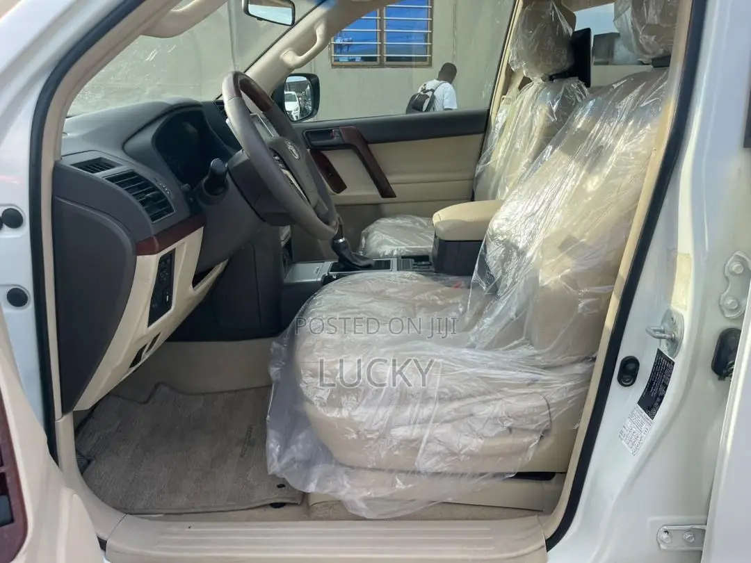 Toyota Land Cruiser Prado 2.7 2018 White