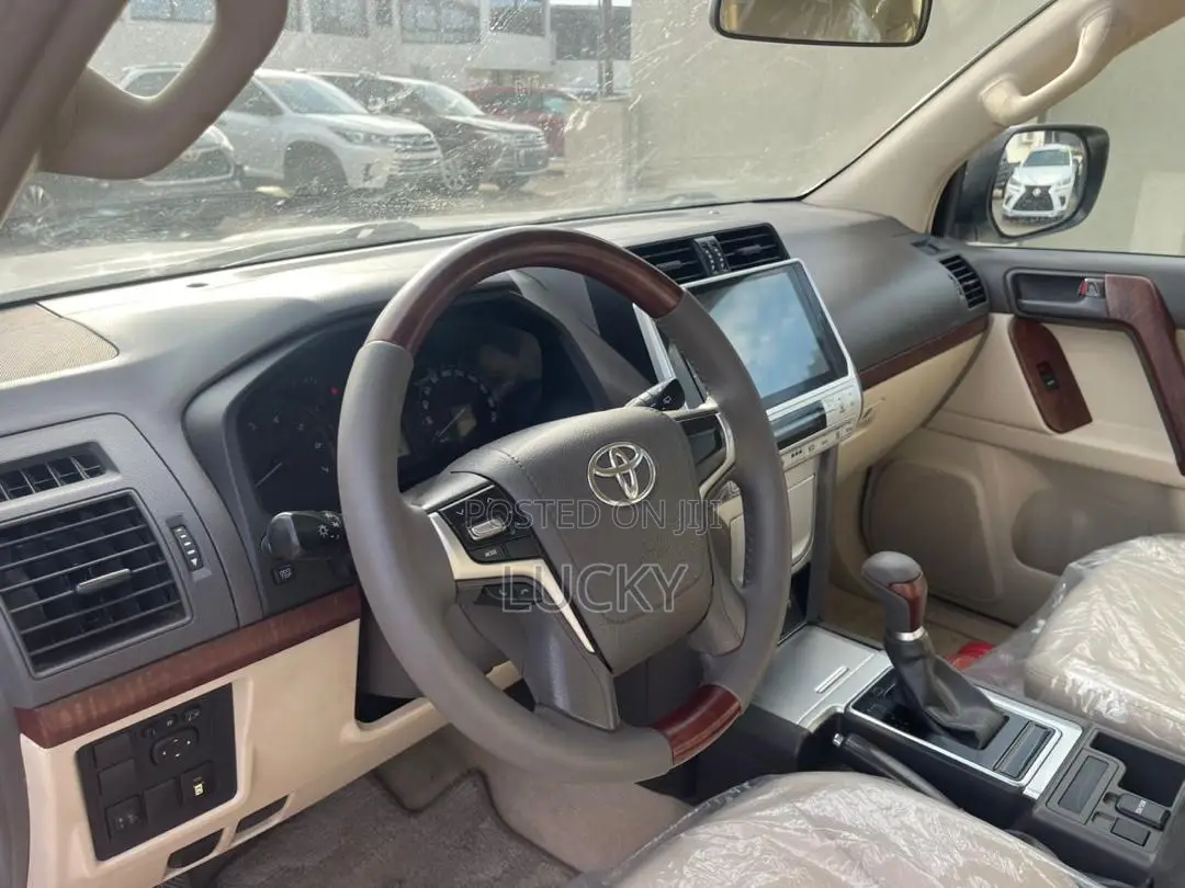 Toyota Land Cruiser Prado 2.7 2018 White