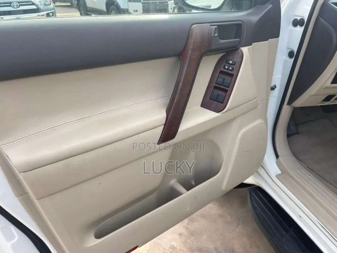 Toyota Land Cruiser Prado 2.7 2018 White