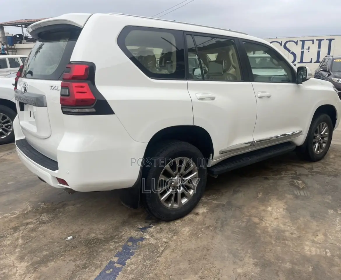 Toyota Land Cruiser Prado 2.7 2018 White