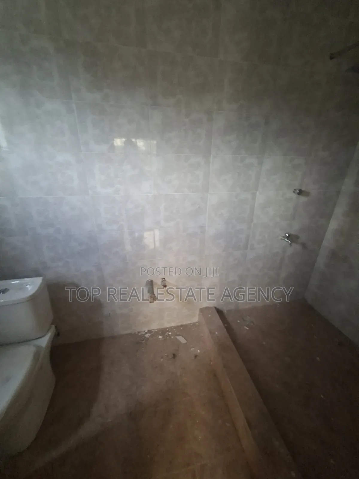 1bdrm Apartment in 100, North Legon for rent