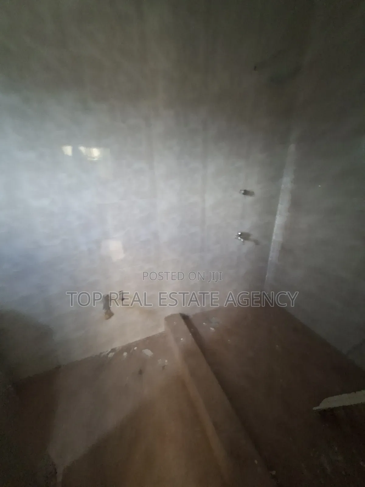 1bdrm Apartment in 100, North Legon for rent