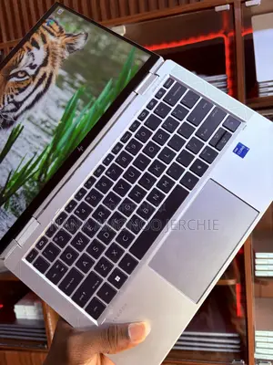 Laptop HP EliteBook 1040 G8 16GB Intel Core i5 SSD 512GB