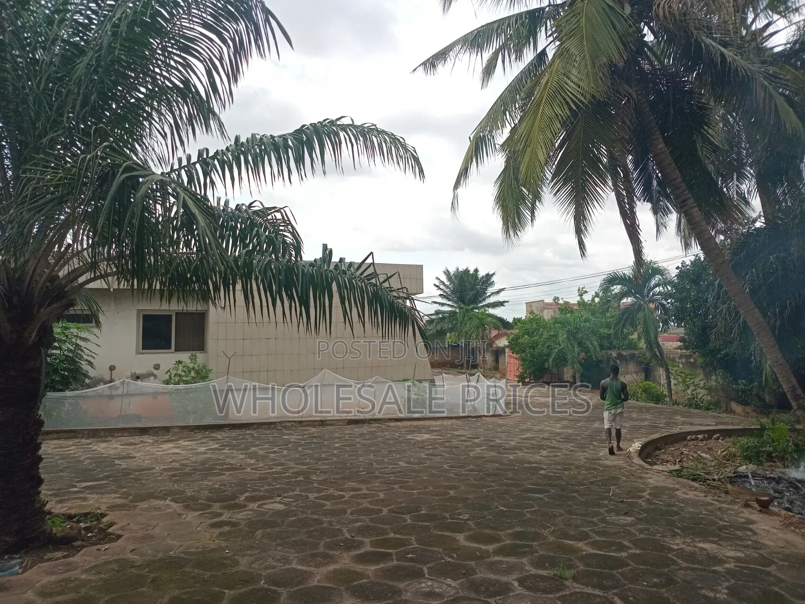 5bdrm House in Kwabenya for sale