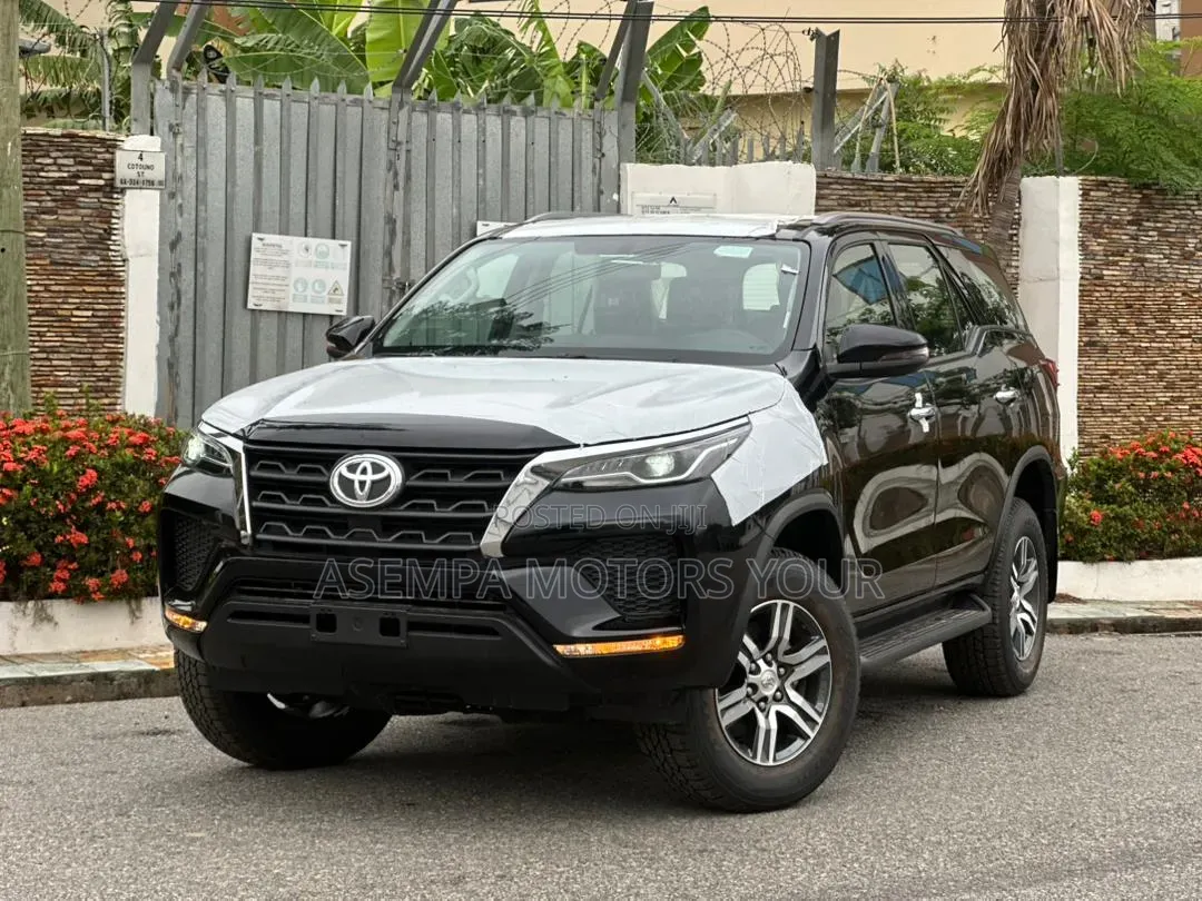 New Toyota Fortuner 2025 Black