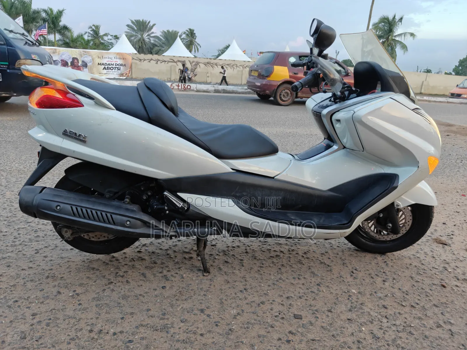 Yamaha Majesty 2012 White