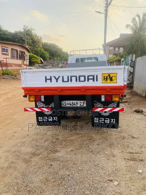 Hyundai Might 1