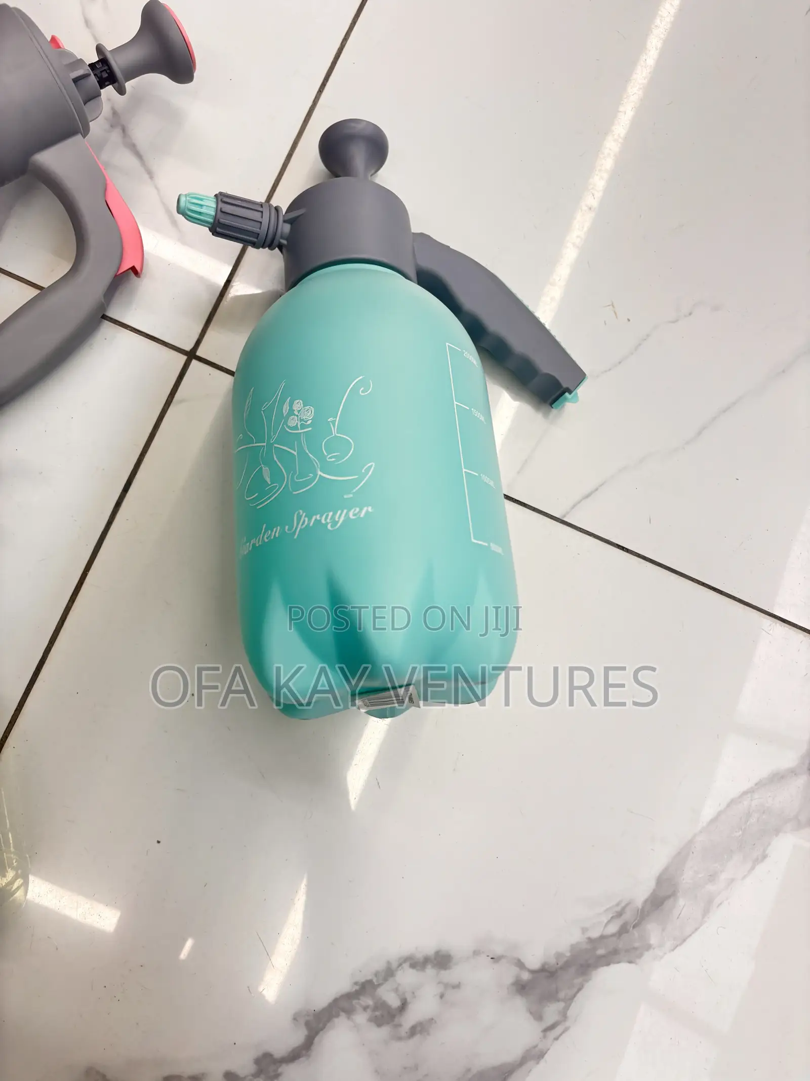 2000ml Spraying Bottles