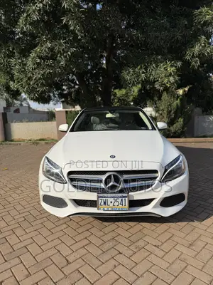 Mercedes-Benz C300 Luxury 4dr AWD 4Matic Sedan (2.0L 4cyl 7A) 2015