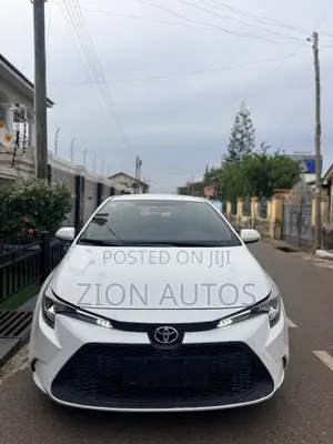 Toyota Corolla 2022 White
