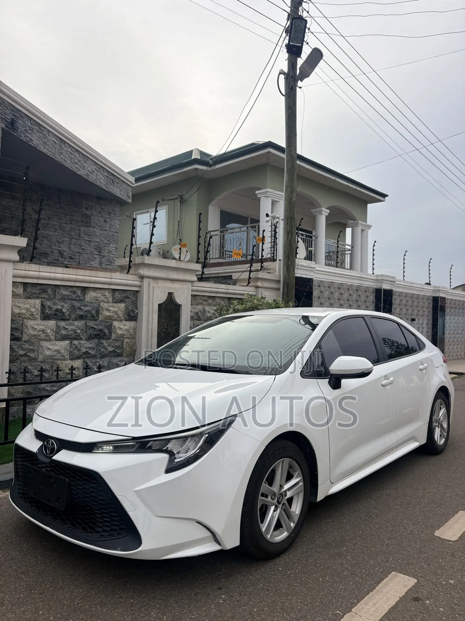 Toyota Corolla 2022 White