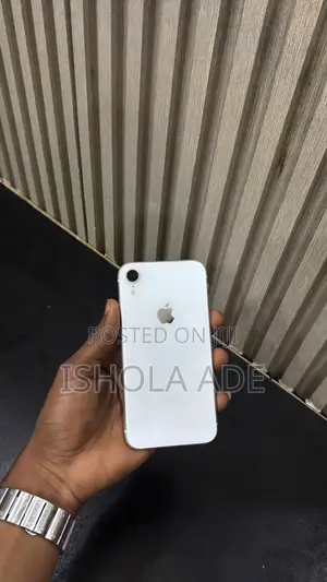 Apple iPhone XR 64 GB White