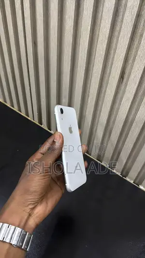Apple iPhone XR 64 GB White