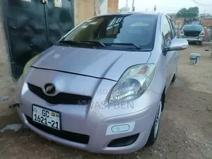 Toyota Vitz 2010 Gray