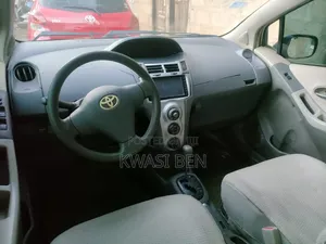 Toyota Vitz 2010 Gray