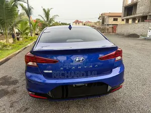 Hyundai Elantra SEL 2019 Blue