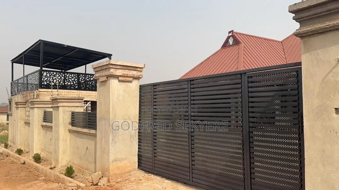 5bdrm House in Kwadaso Yabi, Kumasi Metropolitan for sale