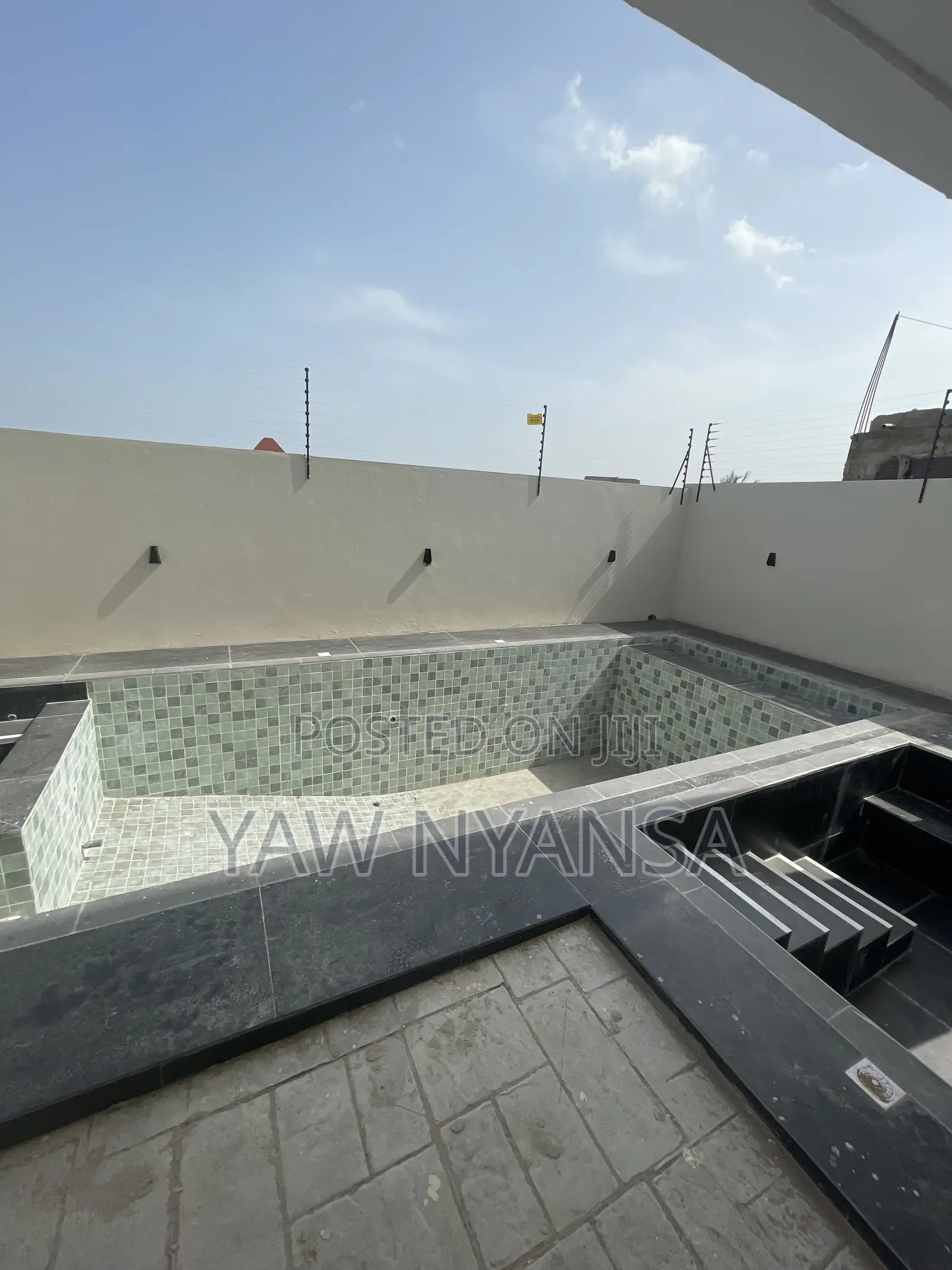 4bdrm Duplex in Bn Estate, East Legon for sale