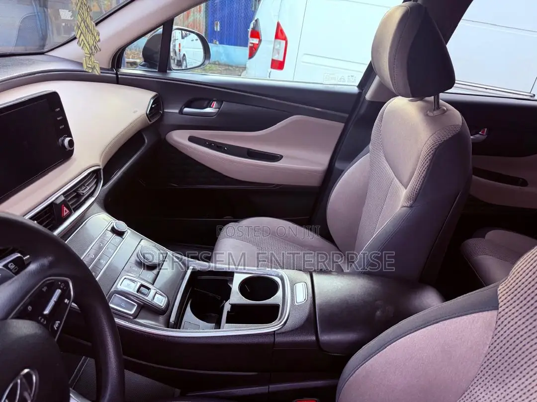 Hyundai Santa Fe SE (4 styles) 2022 Black
