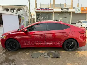 Hyundai Elantra SE Sedan FWD (2.0L 4cyl 6M) 2017 Red