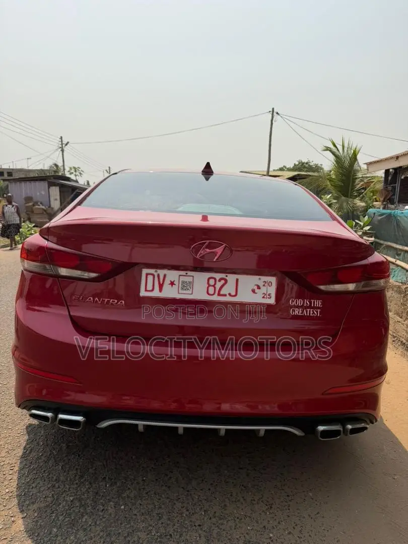 Hyundai Elantra SE Sedan FWD (2.0L 4cyl 6M) 2017 Red