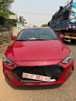 Hyundai Elantra SE Sedan FWD (2.0L 4cyl 6M) 2017 Red