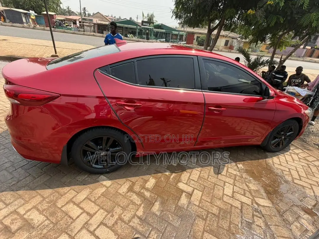 Hyundai Elantra SE Sedan FWD (2.0L 4cyl 6M) 2017 Red