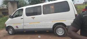 Toyota HiAce 2013 White