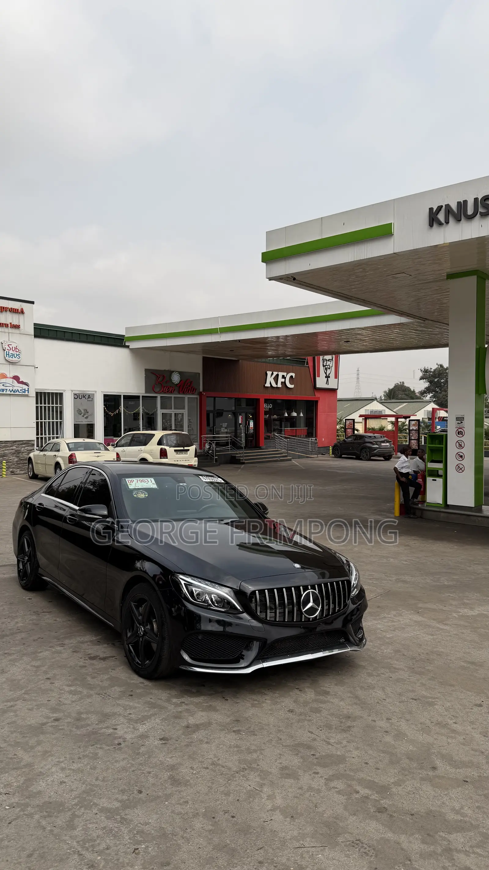 Mercedes-Benz C300 2016 Black