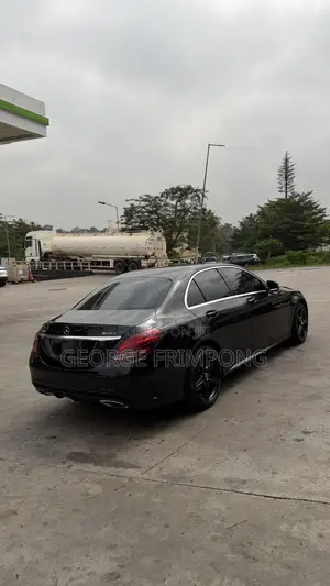 Mercedes-Benz C300 2016 Black