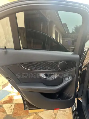 Mercedes-Benz C300 2016 Black