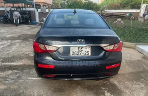Hyundai Sonata 2012 Black